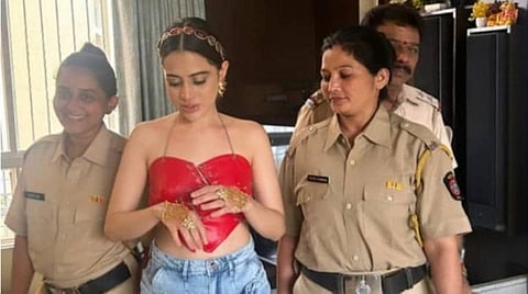 போலி கைது வீடியோ: நடிகை உர்ஃபி ஜாவேத் மீது வழக்கு