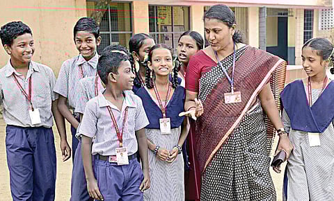 திட்டாமல் மாணவர்களை திருத்துவது எப்படி? - மாற்றி யோசித்ததால் மாற்றம் சாத்தியமானது