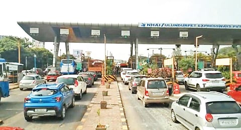 விழுப்புரம் 30 | போக்குவரத்து நெருக்கடியால் திக்கித் திணறும் என்.எச்.45 - ரேடார் கேமராவில் கண்காணிக்க திட்டம்