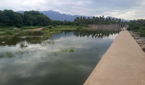 ஆத்தூர், தம்மம்பட்டி பகுதியில் கனமழை - வசிஷ்ட நதியில் பெருக்கெடுத்து ஓடும் தண்ணீர்