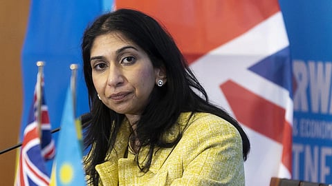 பதவி நீக்கம் செய்யப்பட்ட பிரிட்டன் உள்துறை அமைச்சர் சுயாலா பிரேவர்மேன்