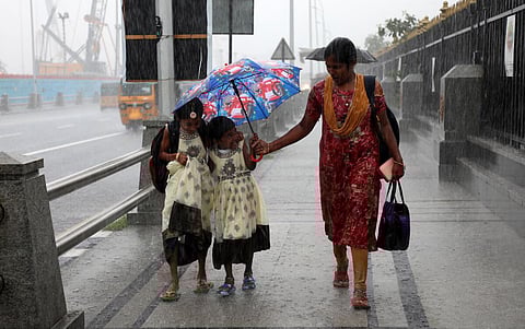 கனமழை முன்னெச்சரிக்கை - சென்னையில் புதன்கிழமை பள்ளிகளுக்கு விடுமுறை