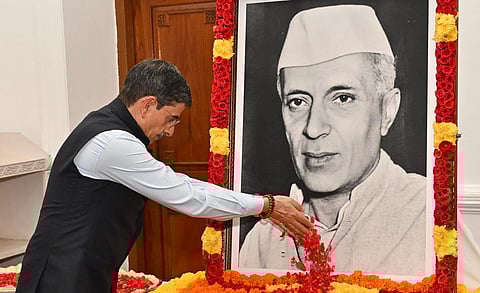 ஜவஹர்லால் நேரு 134-வது பிறந்தநாள்: ஆளுநர், தலைவர்கள் மரியாதை