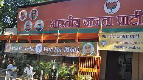 காங். ஆட்சியிலும் மசோதாக்களை கிடப்பில் போட்ட ஆளுநர்கள்: எதிர்க்கட்சிகளை சமாளிக்க விவரங்களை திரட்டும் பாஜக