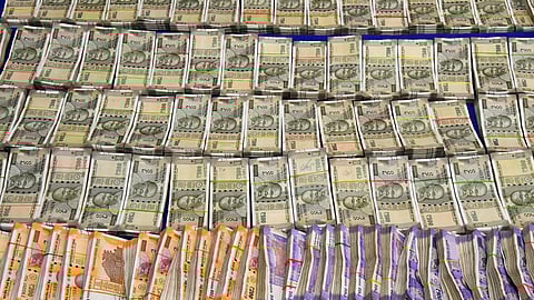 தேர்தல் நடைபெறும் 5 மாநிலங்களில் ரூ.1,760 கோடி மதிப்பிலான ரொக்கம், மது பறிமுதல்