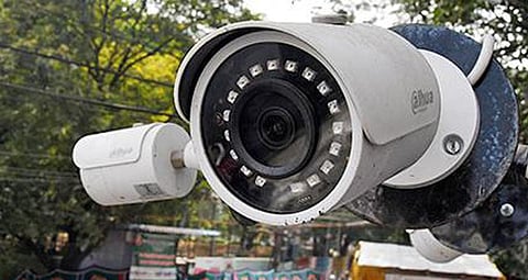 ‘விபத்து’ வழக்கில் திருப்பம்: தந்தை அடித்து கொல்லப்பட்டதை சிசிடிவி மூலம் நிரூபித்த மகன் @ பெங்களூரு