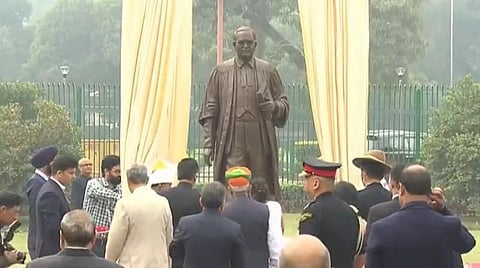 உச்ச நீதிமன்ற வளாகத்தில் அம்பேத்கருக்கு சிலை