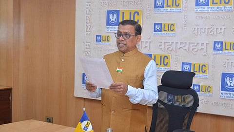 எல்ஐசி சார்பில் அரசியலமைப்பு தின கொண்டாட்டம்