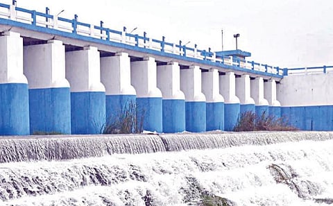 செம்பரம்பாக்கம் ஏரியில் இருந்து உபரிநீர் வெளியேற்றம்: சென்னை, திருவள்ளூர் மக்களுக்கு வெள்ள அபாய எச்சரிக்கை