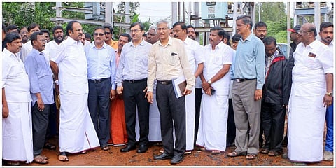 மிக்ஜாம் புயல் எச்சரிக்கையைத் தொடர்ந்து திருவள்ளூர் துணை மின்நிலையத்தில் அமைச்சர் தங்கம் தென்னரசு அதிகாரிகளுடன் ஆய்வு மேற்கொண்டார்.