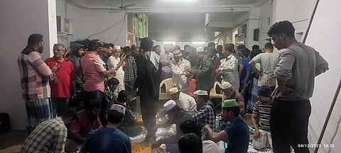 பூந்தமல்லி மசூதியில் மக்கள்