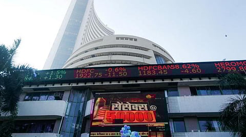 பங்குச் சந்தையில் 3-வது நாளாக விறுவிறுப்பு: புதிய உச்சத்தில் சென்செக்ஸ்