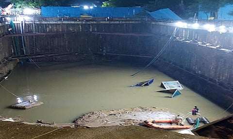 வேளச்சேரி | பள்ளத்தில் சிக்கிய 2 தொழிலாளர்களில் ஒருவரது உடல் மீட்பு