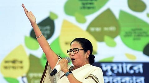 நிலுவையை வழங்க முடியாவிட்டால் ஆட்சியில் இருந்து விலகி விடுங்கள்: மத்திய அரசு மீது மம்தா விமர்சனம்