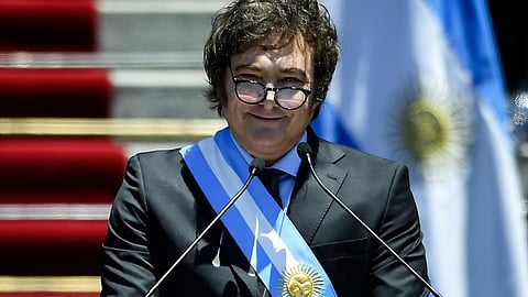 அர்ஜென்டினா அதிபராக பதவியேற்றார் ஜேவியர் மிலி: பணவீக்கம், வறுமை, வேலைவாய்ப்பின்மை சவால்களை சமாளிப்பாரா?