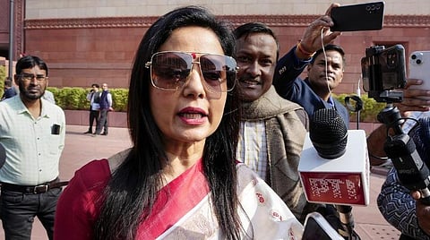 எம்.பி. பதவி பறிப்பை எதிர்த்து உச்ச நீதிமன்றத்தில் மஹுவா மொய்த்ரா வழக்கு