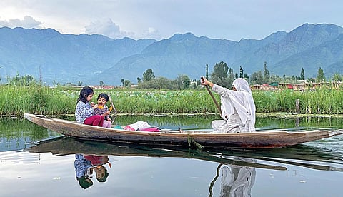 போவோமா ஊர்கோலம் - 24: வர்ணஜாலம் காட்டி திகைப்பூட்டிய தால் ஏரி