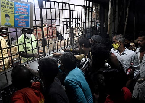 ரூ.6000 மழை நிதி வழங்கப்படும் நாட்களில் மதுக்கடைகளை அரசு மூட வேண்டும்: அன்புமணி