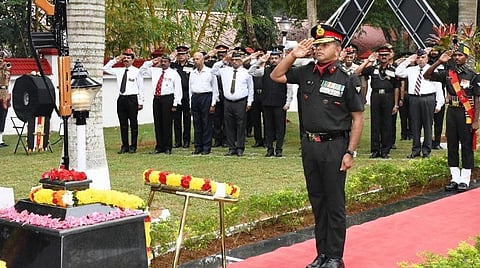 1971-ல் பாகிஸ்தானுடனான போரில் உயிர்த் தியாகம் செய்தோருக்கு மோடி, முர்மு மரியாதை