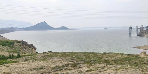 மேட்டூர் அணைக்கு நீர்மட்டம் 70.03 அடியாக உயர்ந்து காட்சியளிக்கிறது.