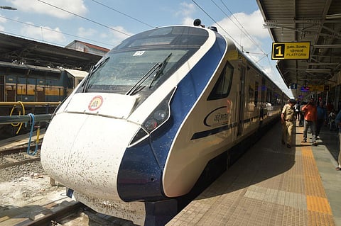 தென் மாவட்டங்களில் அதி கனமழை எதிரொலி; சென்னை - நெல்லை வந்தே பாரத் ரயில் ரத்து: சில ரயில்களின் சேவையில் மாற்றம்