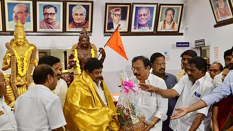 அதிமுக முன்னாள் எம்எல்ஏ வெங்கடாசலம் பாஜகவில் இணைந்தார்