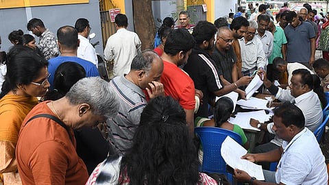 21 லட்சம் பேருக்கு ரூ.6 ஆயிரம் விநியோகம்: நிவாரணம் கோரி 6 லட்சம் பேர் விண்ணப்பம்