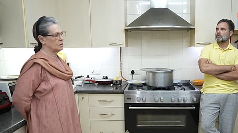 புத்தாண்டை முன்னிட்டு வீட்டில் ஆரஞ்சு ஜாம் தயாரித்த ராகுல் - சோனியா