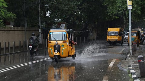 தமிழகத்தில் இன்று லேசான மழைக்கு வாய்ப்பு