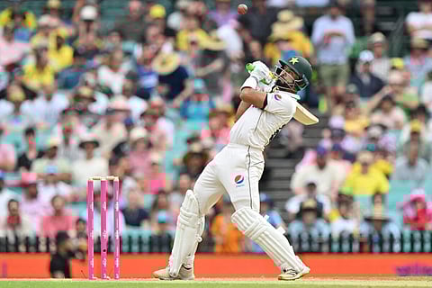 9-ம் நிலையில் இறங்கி அட்டகாச இன்னிங்ஸ் - ஆஸ்திரேலியாவை படுத்தி எடுத்த பாக். வீரர் அமீர் ஜமால்!