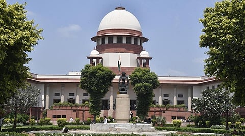 உச்ச நீதிமன்றத்தில் குரல் உயர்த்தி பேசிய வழக்கறிஞருக்கு தலைமை நீதிபதி எச்சரிக்கை