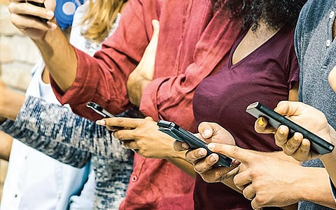 பாப்கார்ன்: திறன்பேசியே கதி!