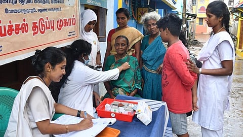 காய்ச்சல் பாதிப்புள்ள பகுதிகளில் சிறப்பு மருத்துவ முகாம்: பொது சுகாதாரத் துறை இயக்குநர் தகவல்