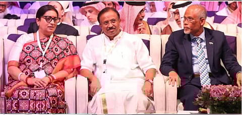 சவுதி அரேபியாவில் ஹஜ், உம்ரா மாநாட்டில் மத்திய அமைச்சர்கள் ஸ்மிருதி இரானி, முரளீதரன் பங்கேற்பு