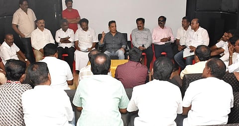 மநீம நிர்வாகக் குழு மற்றும் செயற்கைக் குழுக் கூட்டம் அக்கட்சியின் தலைவர் கமல்ஹாசன் தலைமையில் நடைபெற்றது.