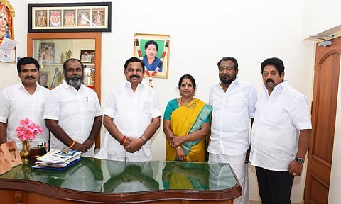 அதிமுகவில் இணைந்த உசிலம்பட்டி ஆளும் கட்சி நகராட்சித் தலைவர் - மதுரை திமுக நிர்வாகிகள் அதிர்ச்சி 