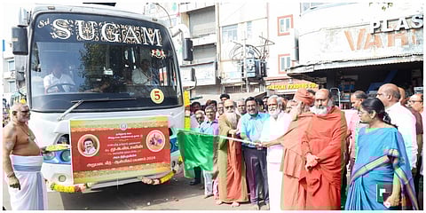 அறுபடை வீடு ஆன்மிகப் பயணத்தை அமைச்சர் சேகர்பாபு உள்ளிட்டோர் கொடியசைத்து தொடங்கி வைத்தார்.