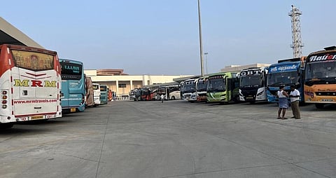 ஆம்னி பேருந்துகளின் பயணச்சீட்டை கூடுதல் விலைக்கு விற்றால் குற்றவியல் நடவடிக்கை: சிஎம்டிஏ உறுப்பினர் எச்சரிக்கை