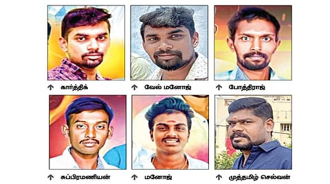 தென்காசி அருகே கார் மீது லாரி மோதியதில் 6 பேர் உயிரிழப்பு