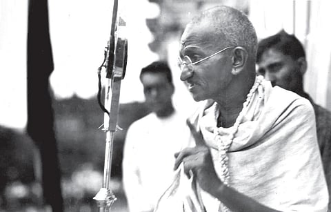 அற்றைத் திங்கள் - 9: காந்தியைப் பேசவைத்த நூல்கள்