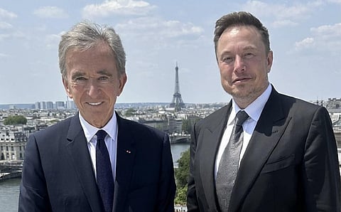 பெர்னார்ட் அர்னால்ட் (இடது) | எலான் மஸ்க் (வலது)