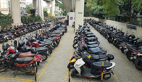 மெட்ரோ வாகன நிறுத்தத்தில் காலி இடங்கள் நிலவரம்: செல்போன் செயலி மூலம் பார்க்கும் வசதி தொடக்கம்