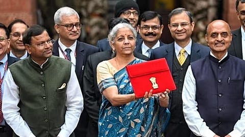 இடைக்கால பட்ஜெட் 2024: நிதியமைச்சக அலுவலகத்துக்கு வருகைதந்த அமைச்சர் நிர்மலா சீதாராமன் - எதிர்பார்ப்புகள் என்ன?