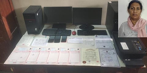 கைது செய்யப்பட்ட ஷாகினா மோல் மற்றும் பறிமுதல் செய்யப்பட்ட கணினி மற்றும் சான்றிதழ்கள்