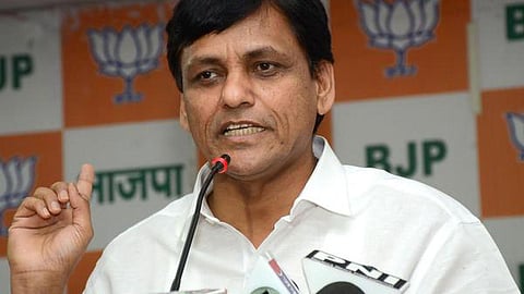 எல்.கே.அத்வானிக்கு மத்திய அமைச்சர் புகழாரம்