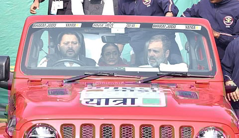 ‘இரண்டு கைகள் நான்கானால்...’ - ராகுலை வைத்து ஜீப் ஓட்டி வந்த தேஜஸ்வி