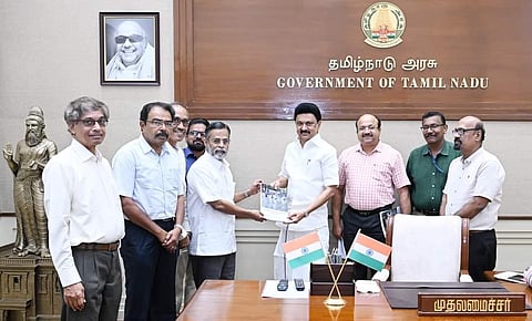 சென்னை மழை வெள்ள பாதிப்புக்கு நிரந்தர தீர்வு: திருப்புகழ் குழுவின் அறிக்கை முதல்வரிடம் சமர்ப்பிப்பு