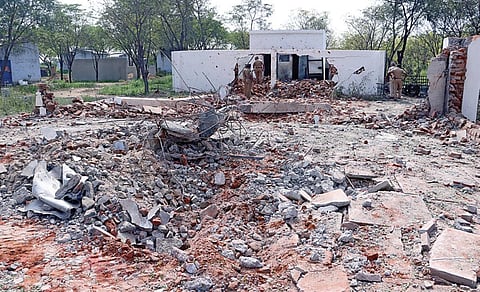 விருதுநகர் பட்டாசு ஆலை விபத்து: உரிமையாளர் உள்பட 3 பேர் மீது வழக்குப் பதிவு