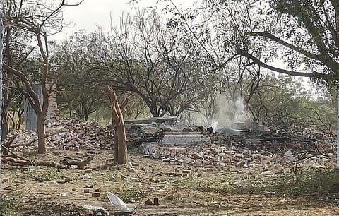 இன்று வெடி விபத்து காரணமாக இடிந்து தரைமட்டமான பட்டாசு ஆலை.