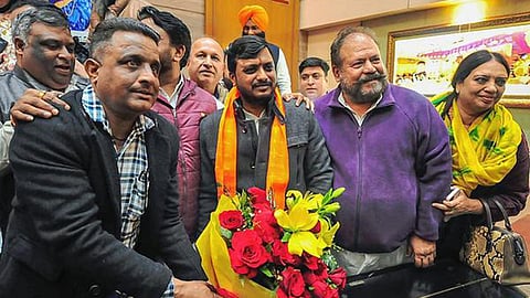 சண்டிகர் மாநகராட்சி மேயர் பொறுப்பில் இருந்து பாஜக-வின் மனோஜ் சோன்கர் ராஜினாமா